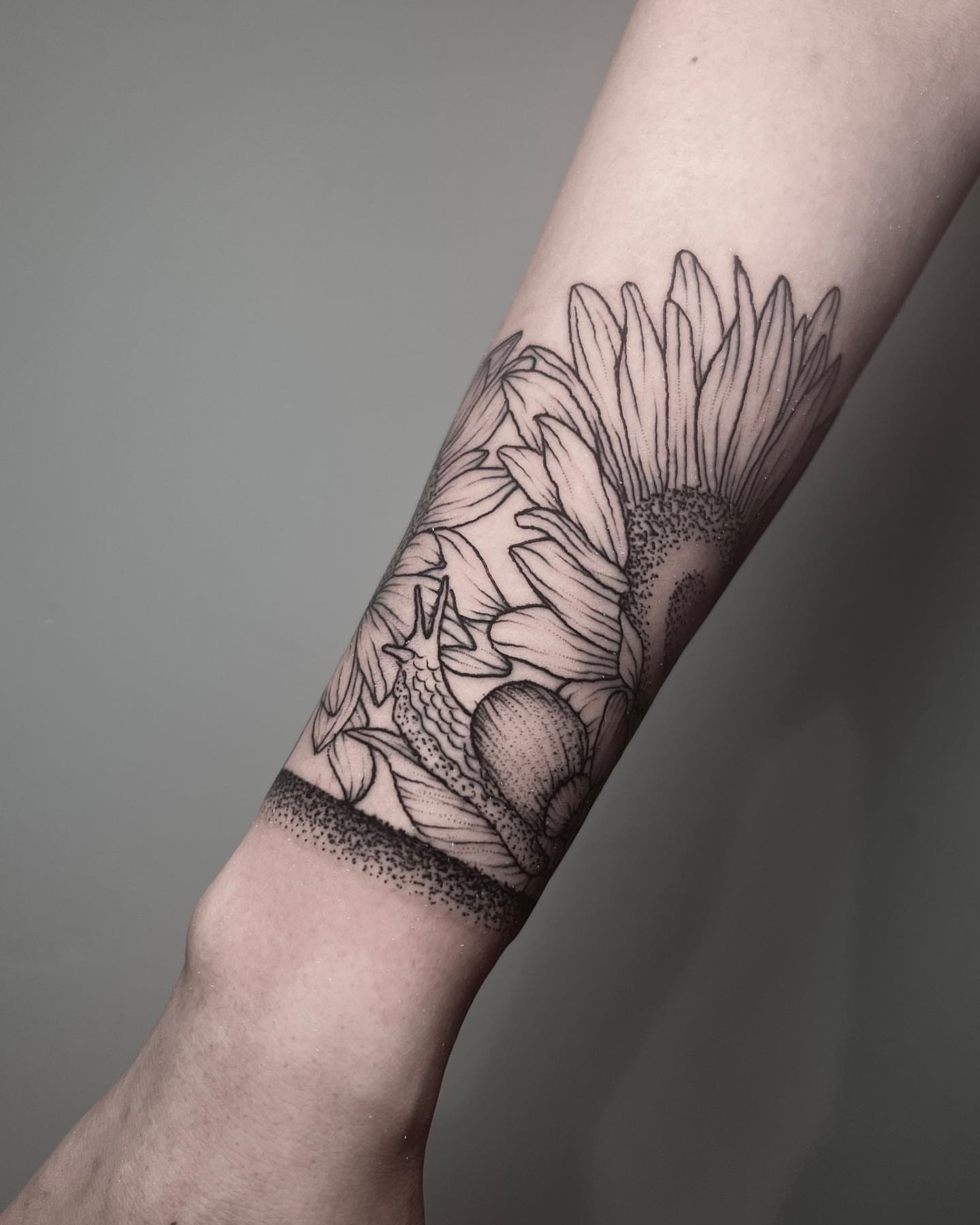 Tattoo by @shakuto_tattoos — dotwork