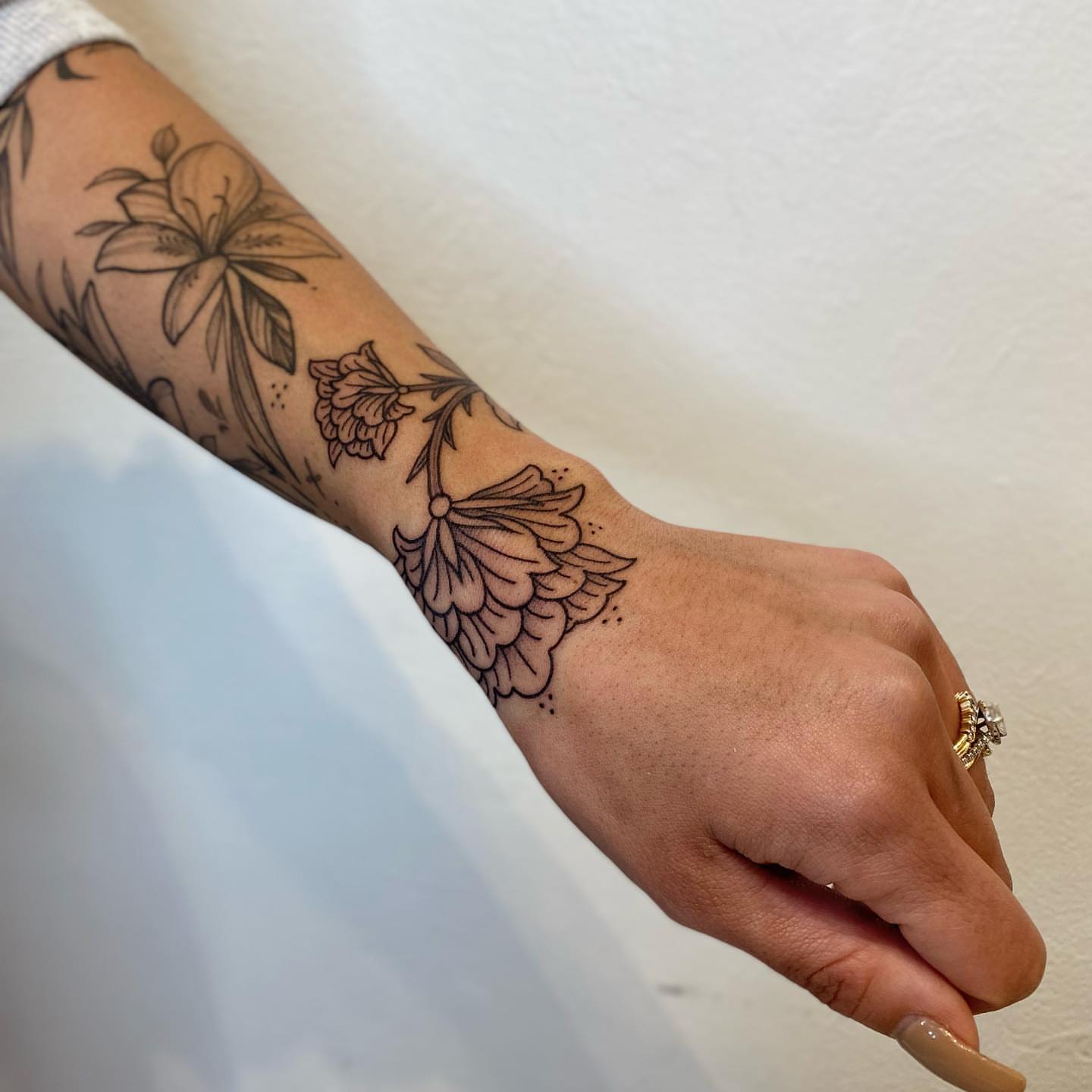 Tattoo by @liannadefleur β black_and_grey