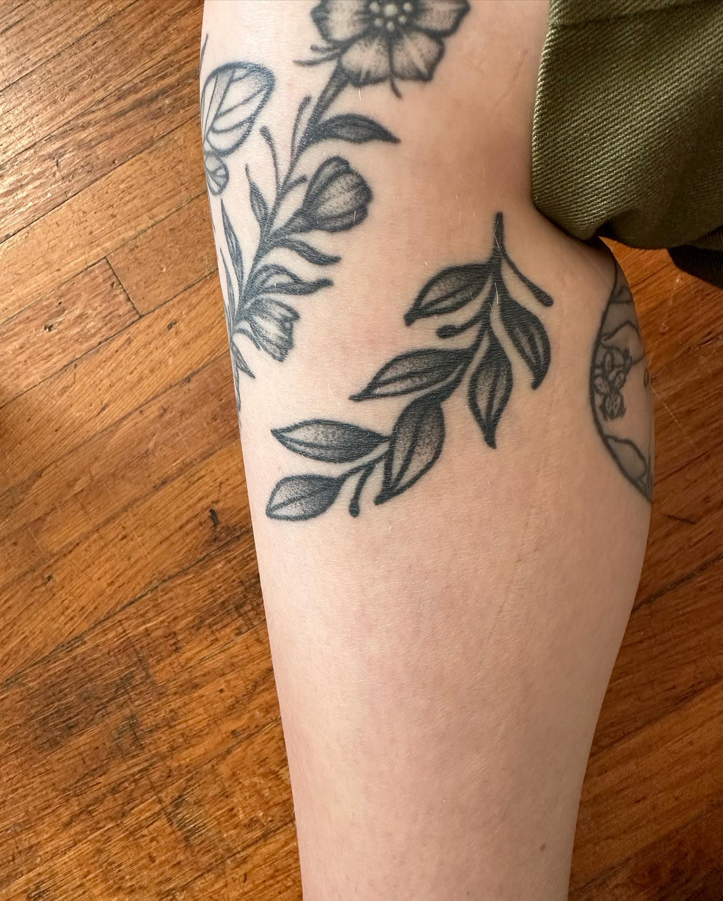 Tattoo by @savannahleetattoos — black_and_grey