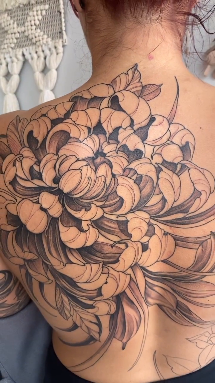 Chrysanthemum flower japanese irezumi tattoo by Anali De Laney