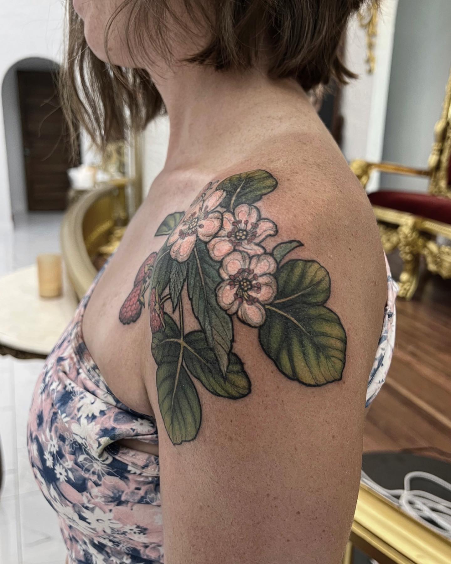 Flower bouquet realism tattoo on the shoulder by β₯πΈππͺπ€π€π ππβπππβ₯