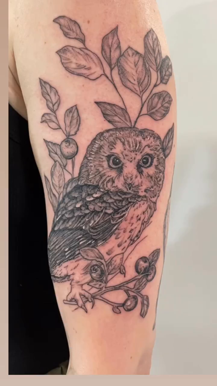 Birds and nature fine line tattoo on the shoulder by Thylacine Tattoo & Art, Los Angeles, California