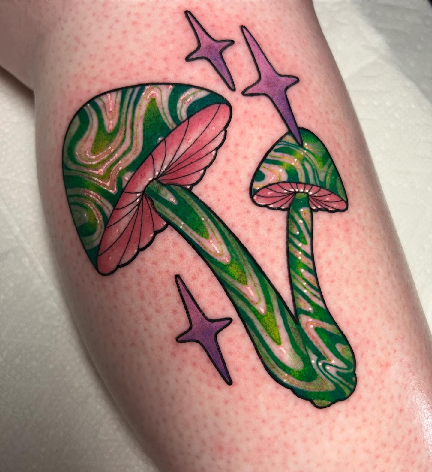 Tattoo by @lizzysmallzz — new_school, illustrative