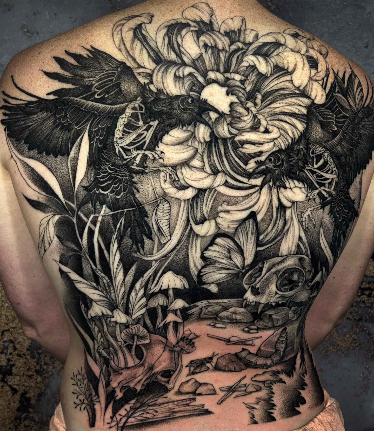 Peony and birds realism tattoo on the back by Cindy Xu