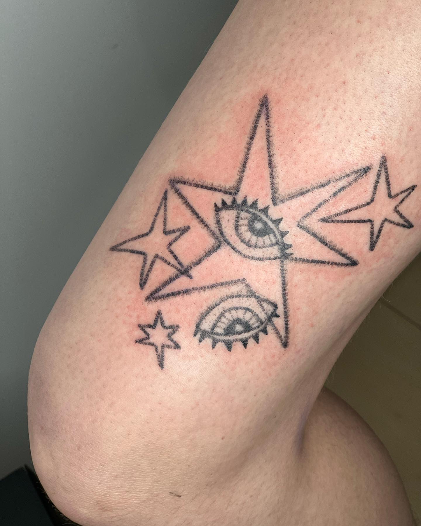 Tattoo by @deuxmainstattoo — geometric