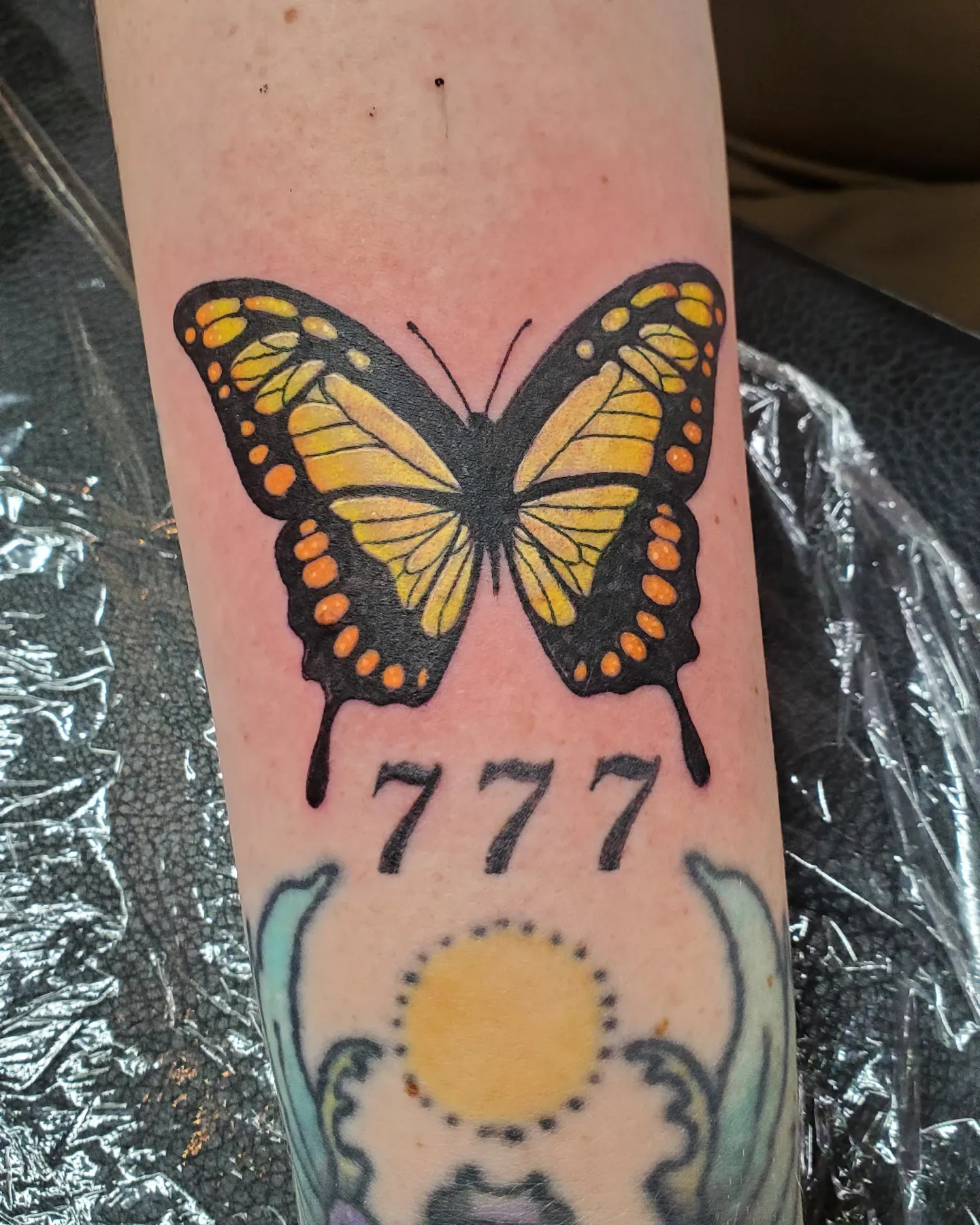 Tattoo by @haileysharpstabs — dotwork