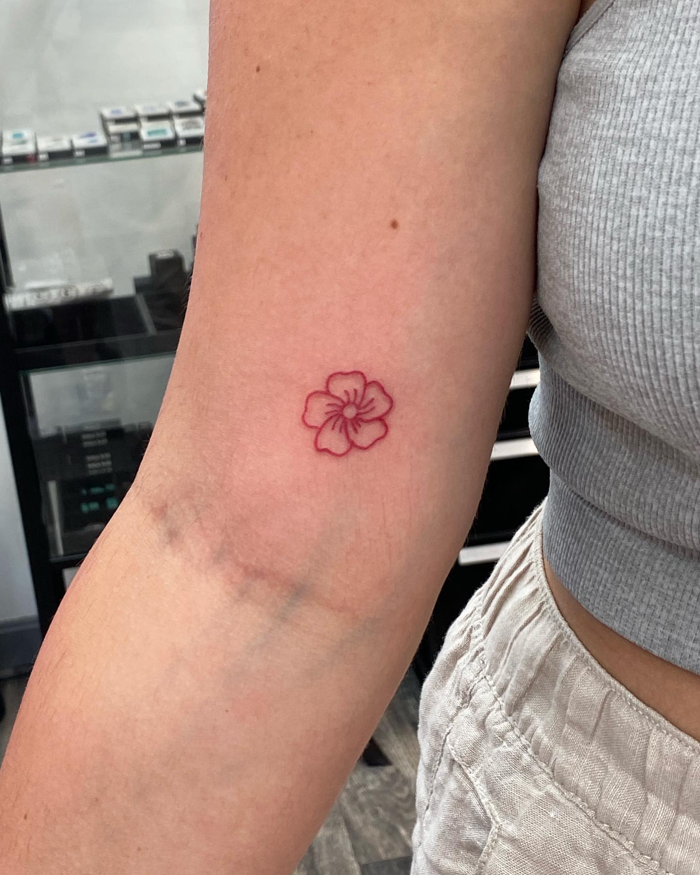 Tattoo by @vthebodyartist — fine_line