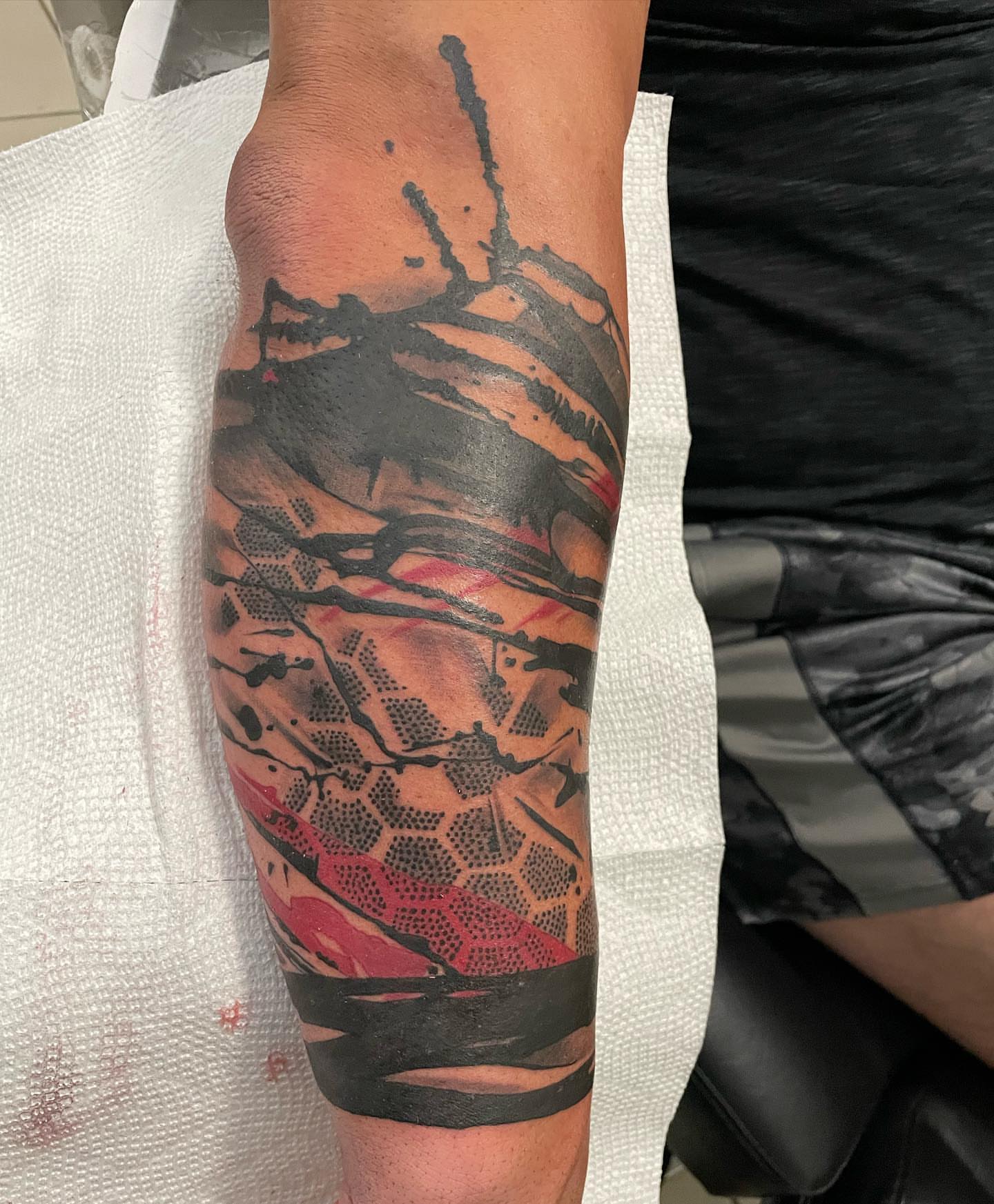 Tattoo by @payaso187 — dotwork, geometric
