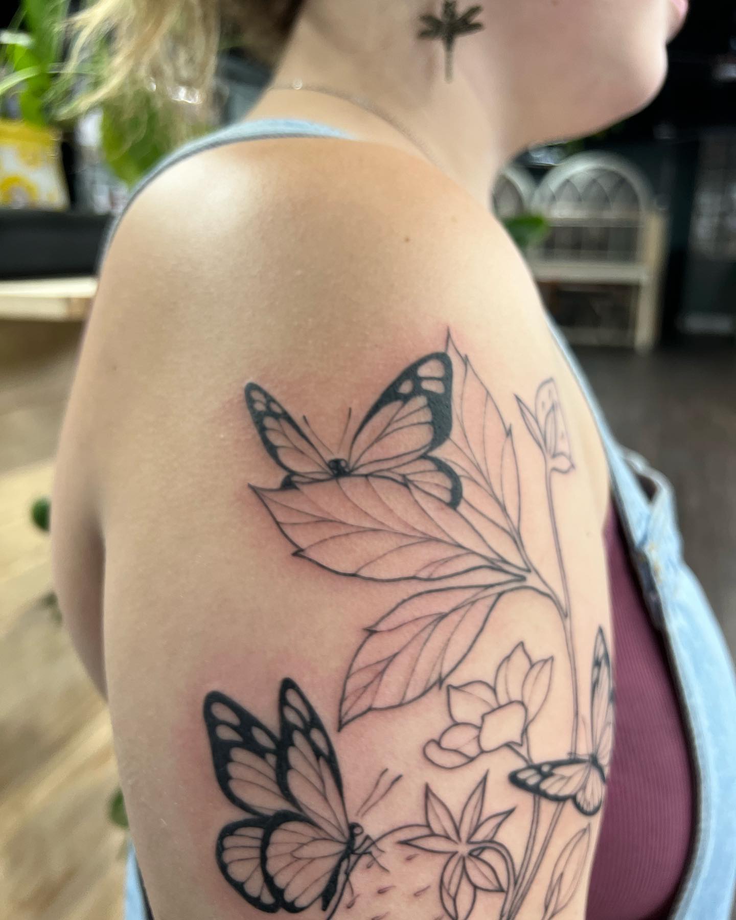 Tattoo by @cupidnegra — black_and_grey, realism