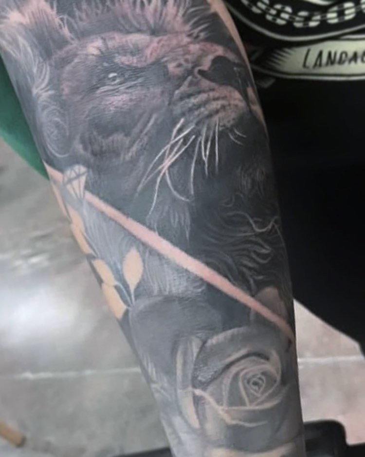 Lion realism tattoo on the forearm by Sirvonesmithtattoos@gmail.com
