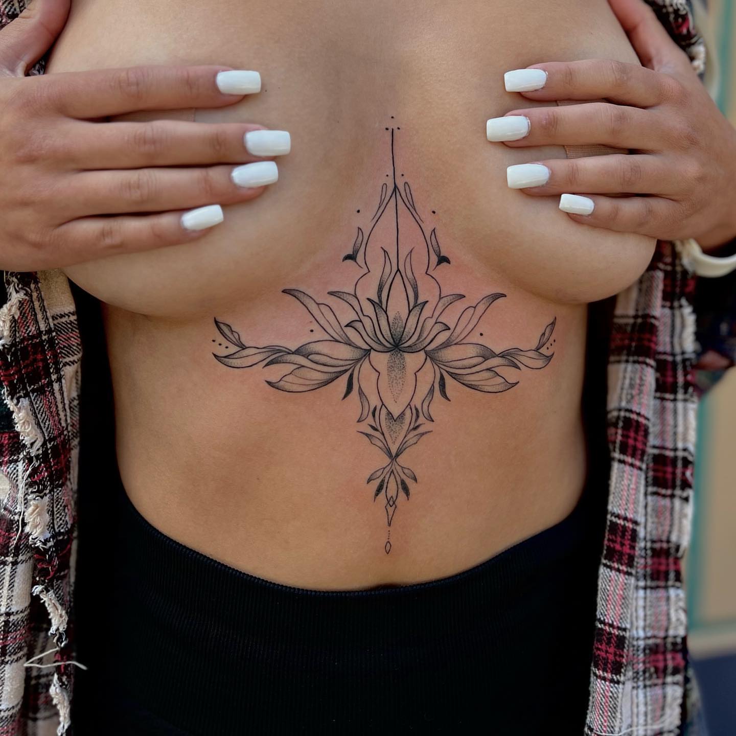 Tattoo by @chloeinknart — black_and_grey