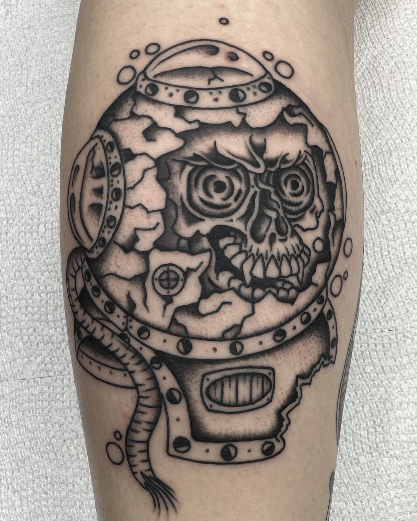Tattoo by @lijxmachina — black_and_grey, realism