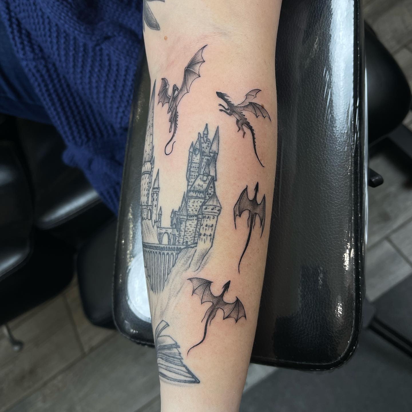 Tattoo by @grineylagantattoo — black_and_grey