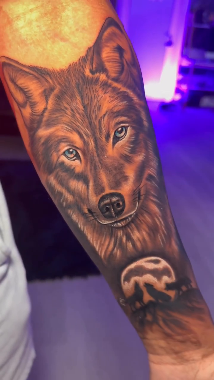 Wolf and moon realism tattoo by Amaury Ramirez