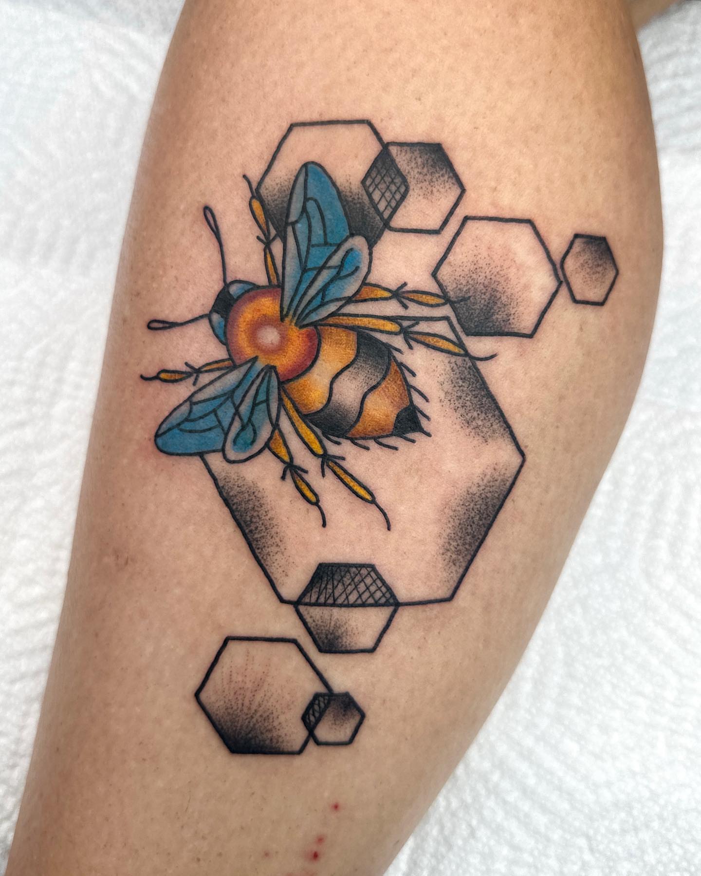 Tattoo by @pimaxoxo — geometric