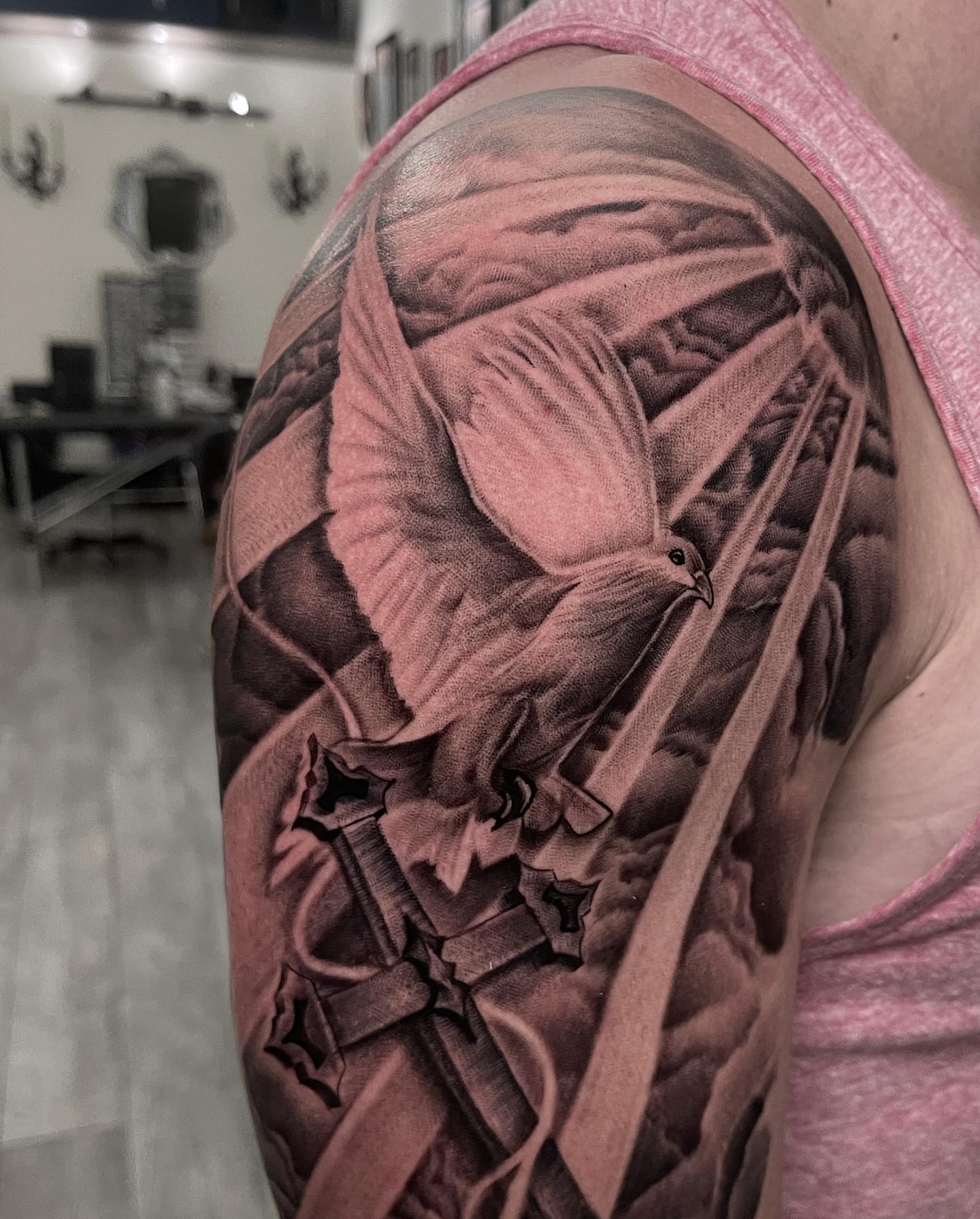 Tattoo by @grineylagantattoo — realism