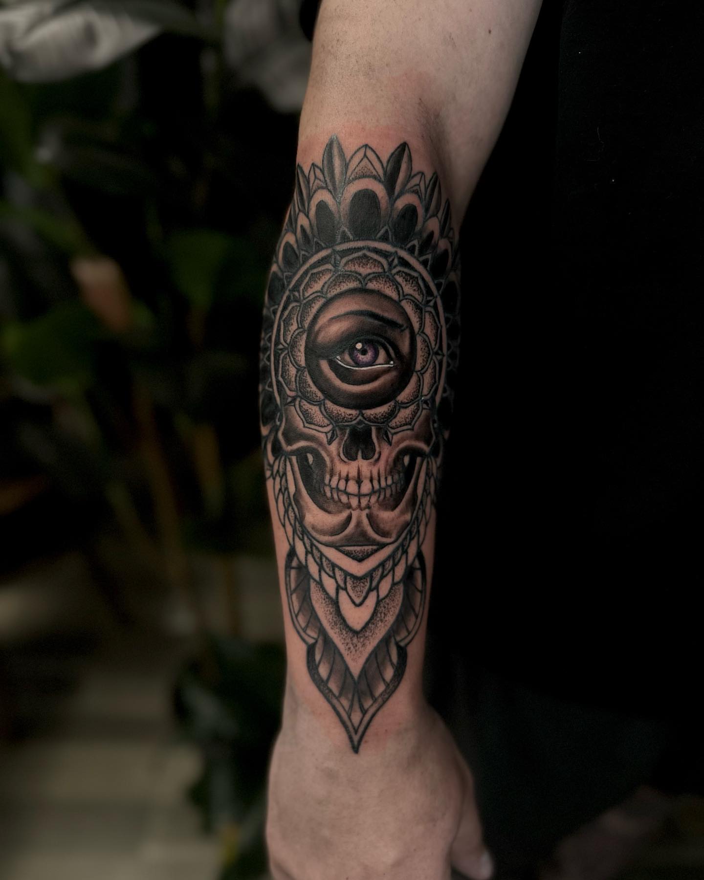 Tattoo by @jayhernandeztattoos — dotwork, geometric