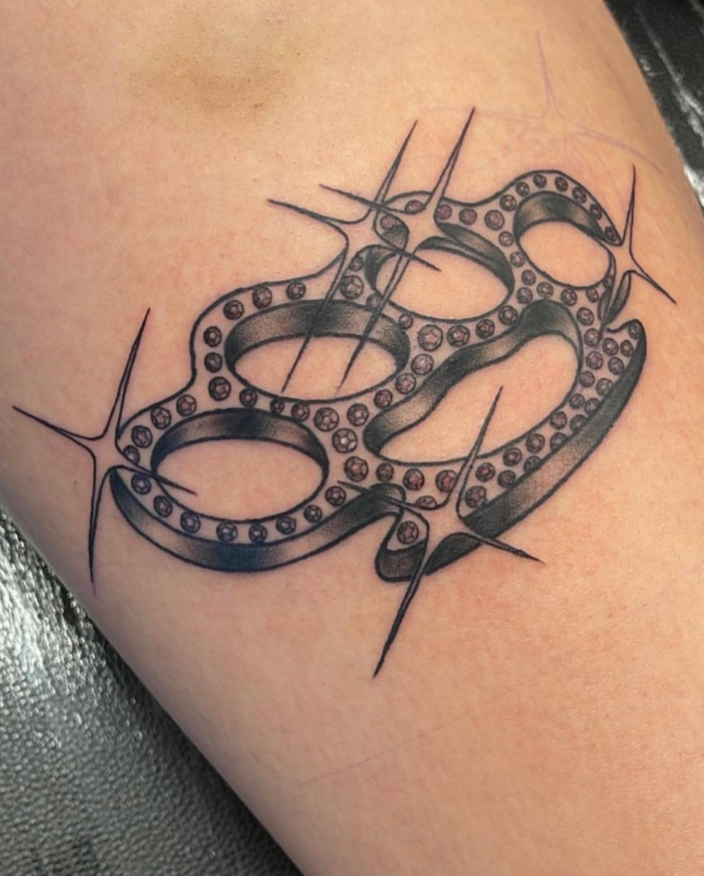 Tattoo by @tobiaztattooz — black_and_grey