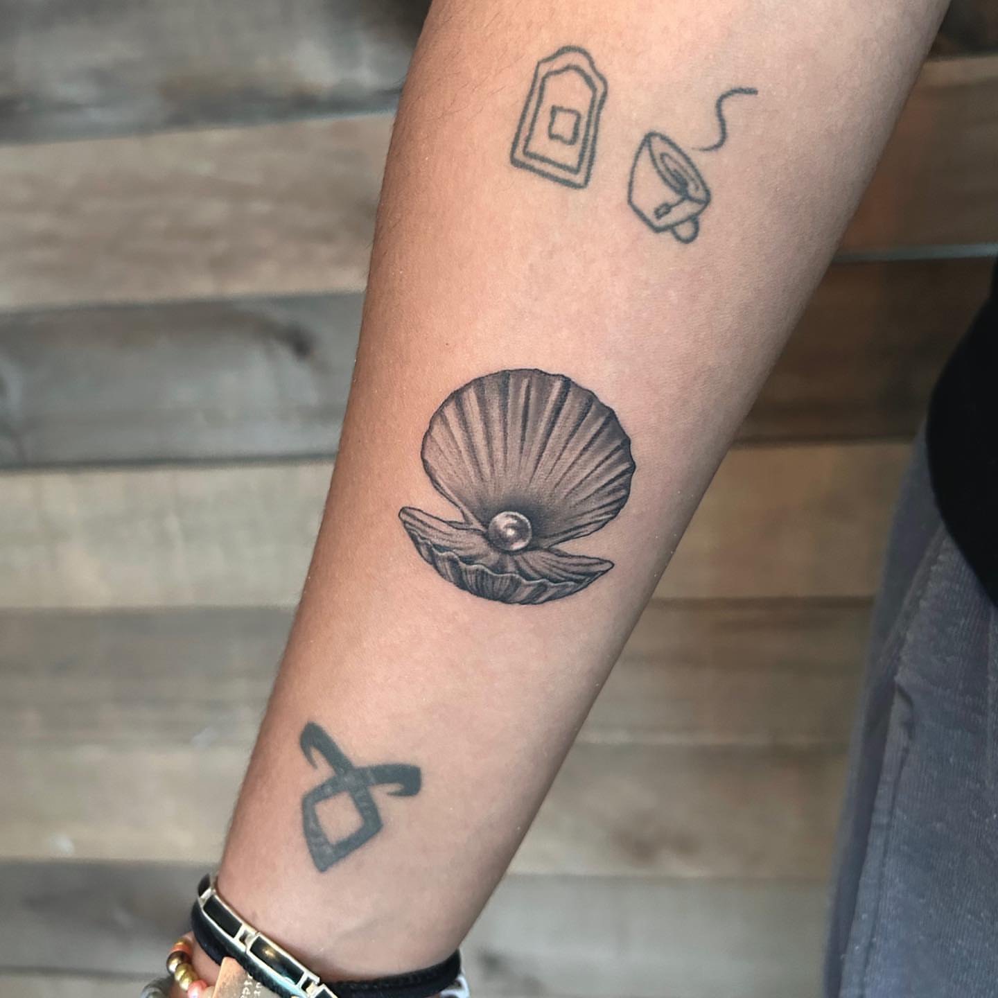 Tattoo by @jxrtattoos — black_and_grey
