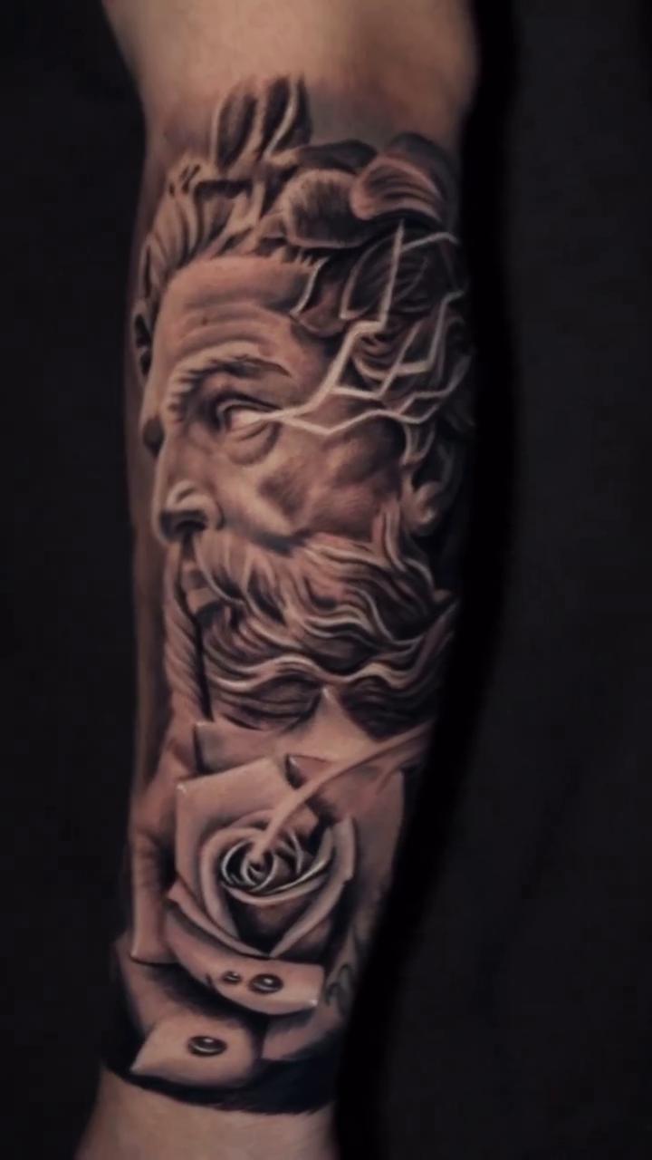 Greek god and rose realism tattoo by Jose Alvaradođź’‰