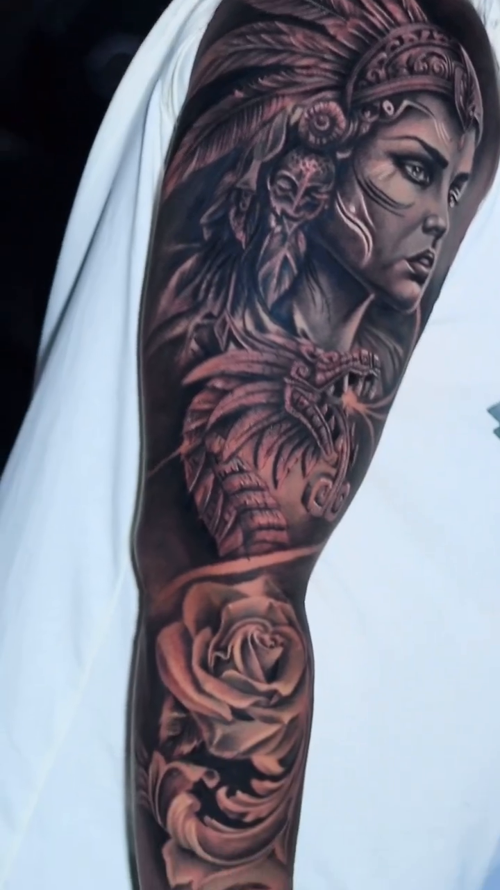 Native American woman and roses realism tattoo by Jose Alvaradođź’‰