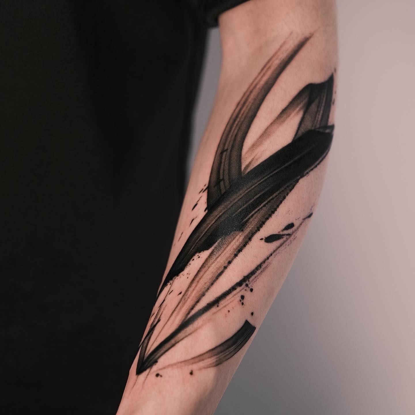Tattoo by @who_is_ryu — black_and_grey, geometric