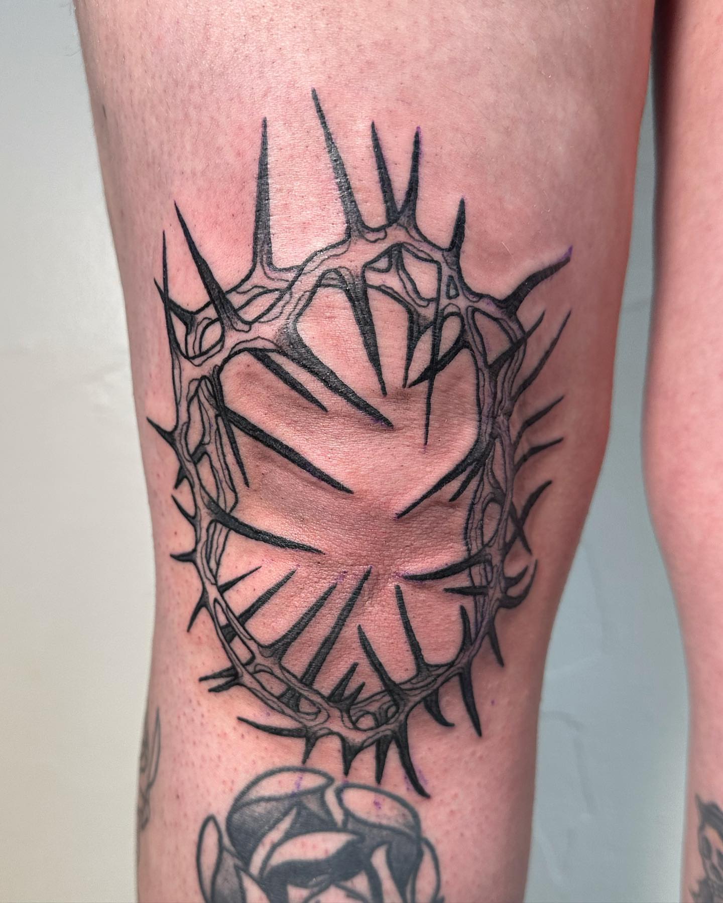 Crown of thorns black and grey tattoo on the leg by savannah ★ ( previously feralratbabe )
