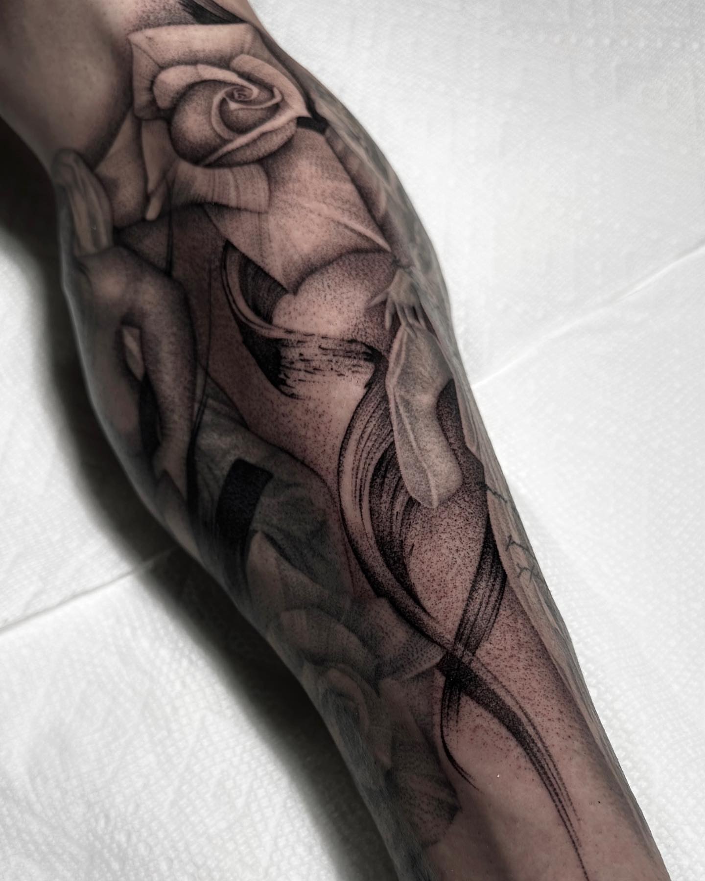 Rose dotwork tattoo on the forearm by ᴰᴿᴬᴳᴼᴺ