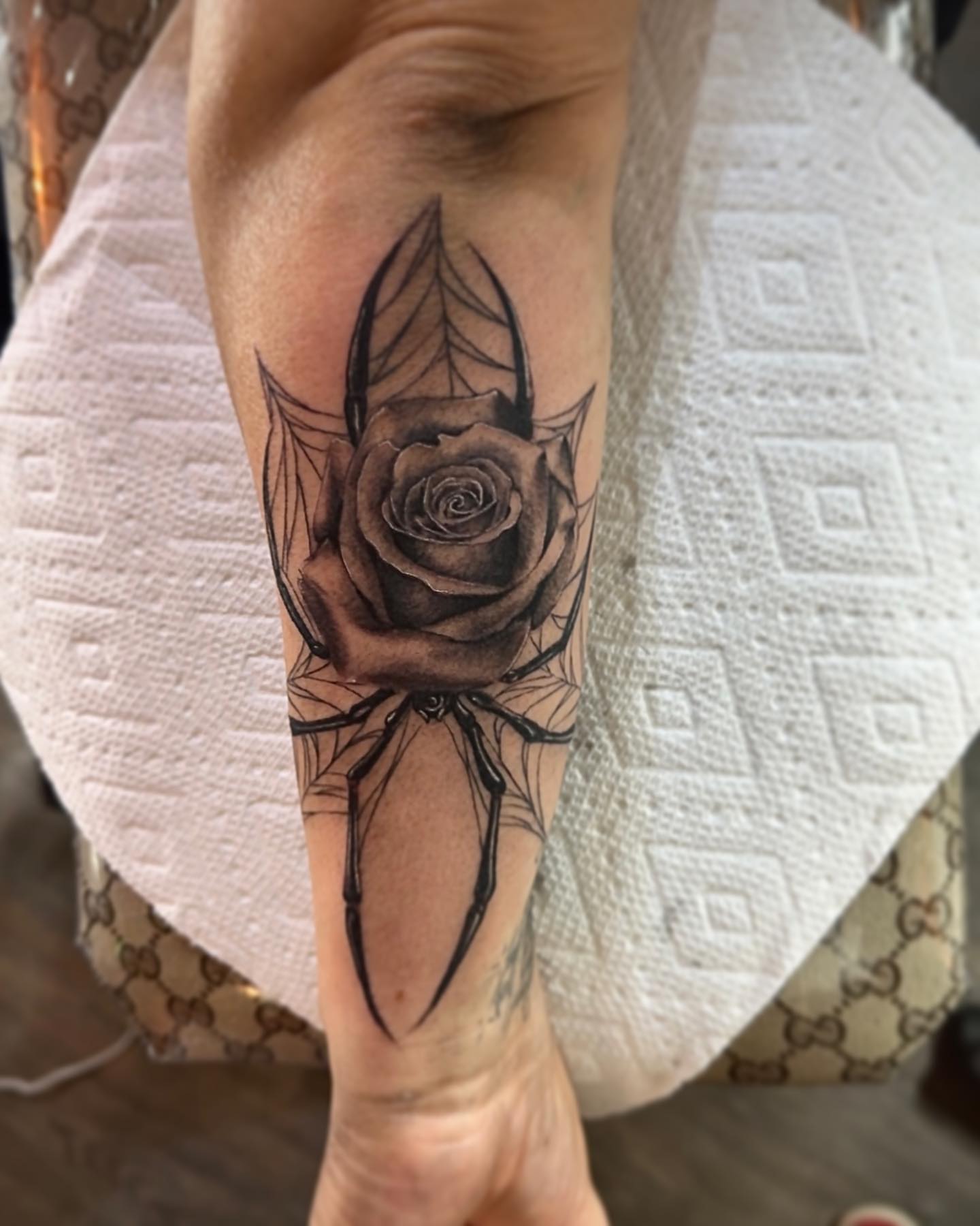 Tattoo by @jettskii_jitt_ β black_and_grey, geometric