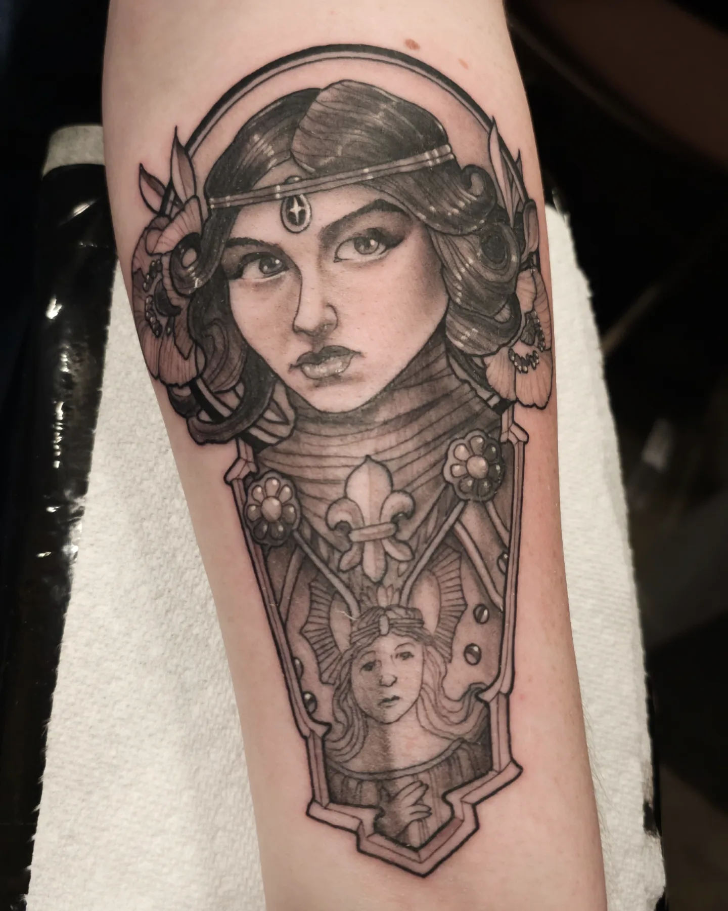 Tattoo by @rkraiza โ black_and_grey, realism