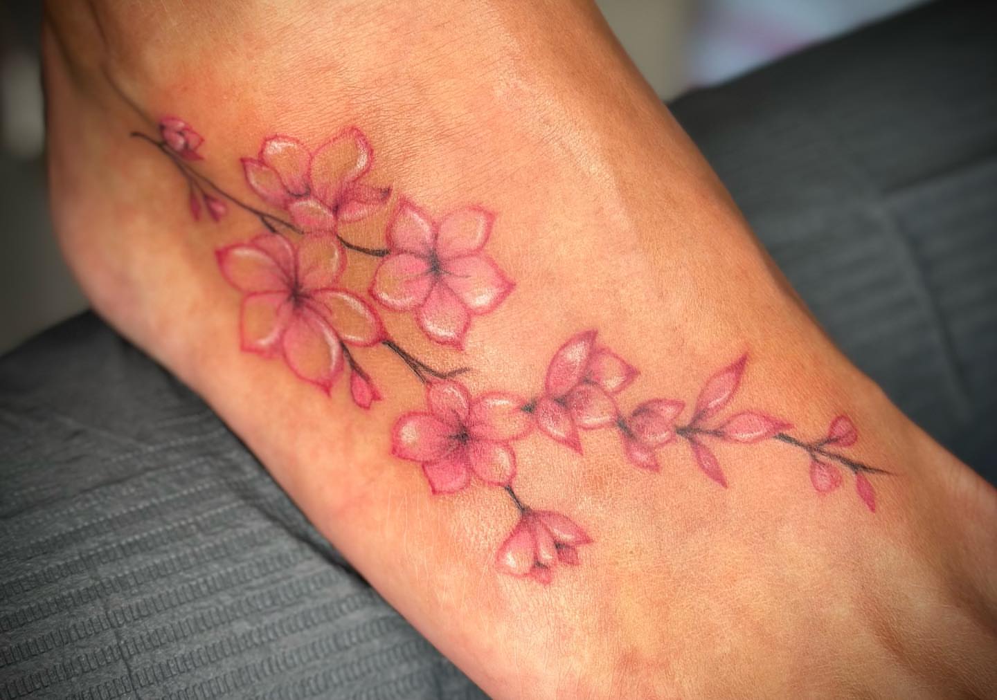 Tattoo by @av_tatts — dotwork