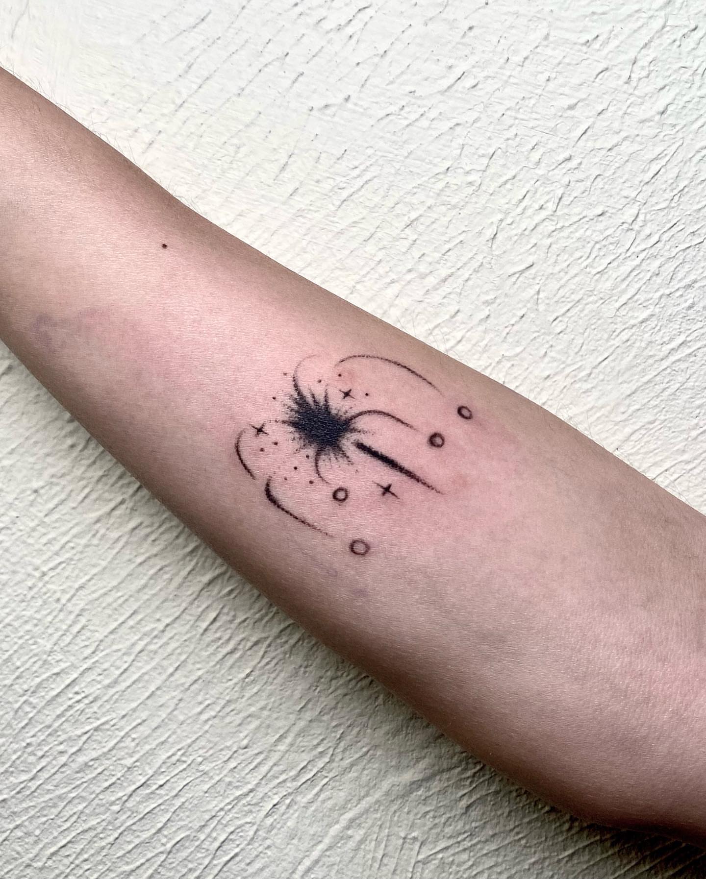 Tattoo by @kiligburgtattoo — dotwork, geometric