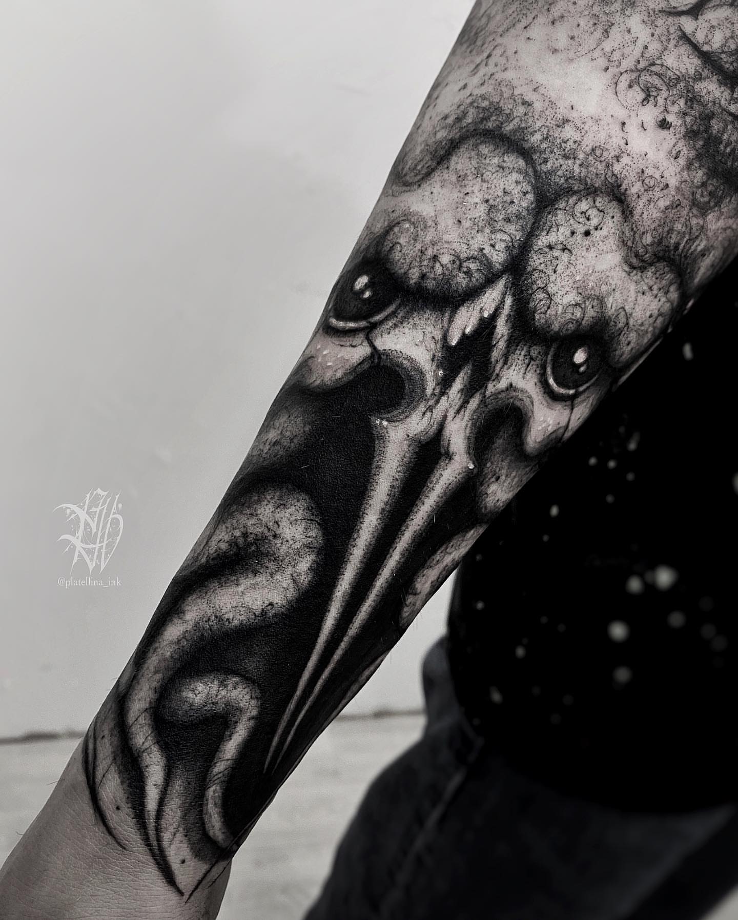 Bird realism tattoo on the forearm by Dark Gothic Tattoo