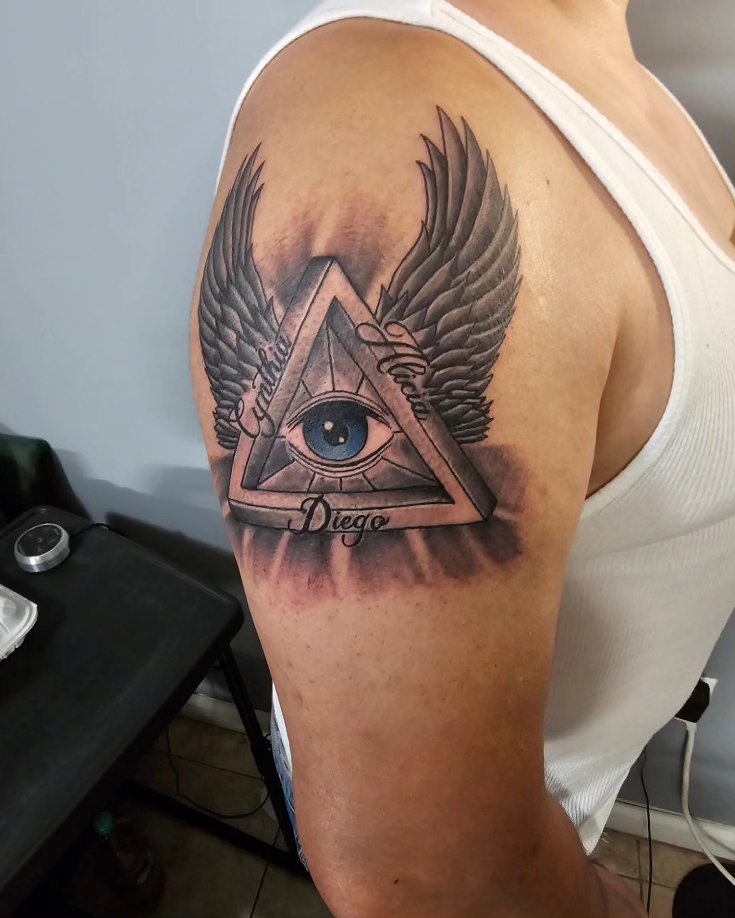 Tattoo by @eddy_tinta — geometric, black_and_grey