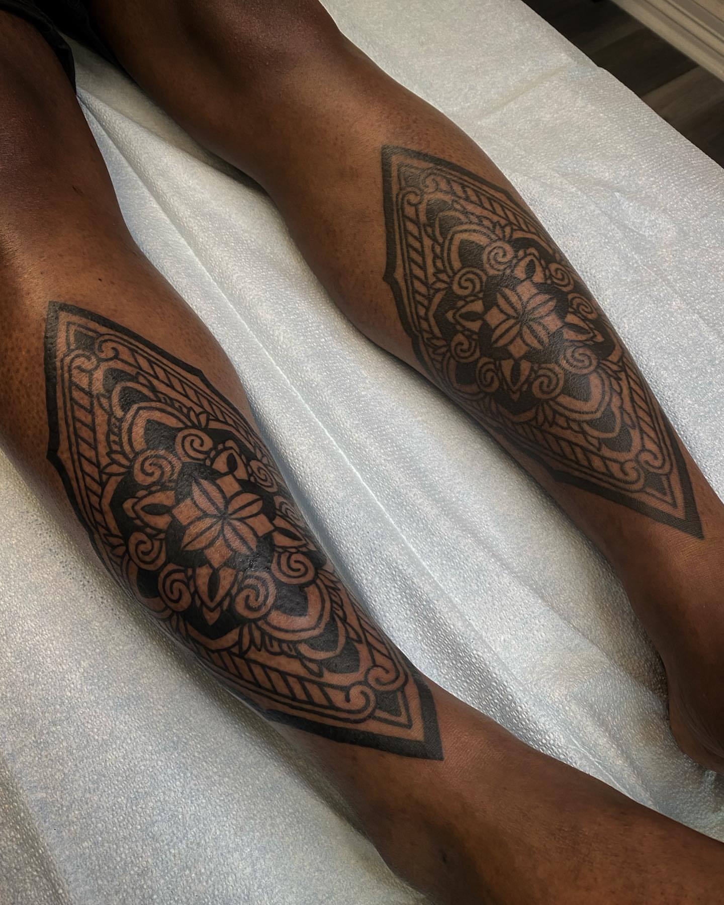 Mandala geometric tattoo on the calf by 𝚁 𝚊 𝚢 𝚗 𝚎  ⁜  𝚁 𝚘 𝚓 𝚊 𝚜