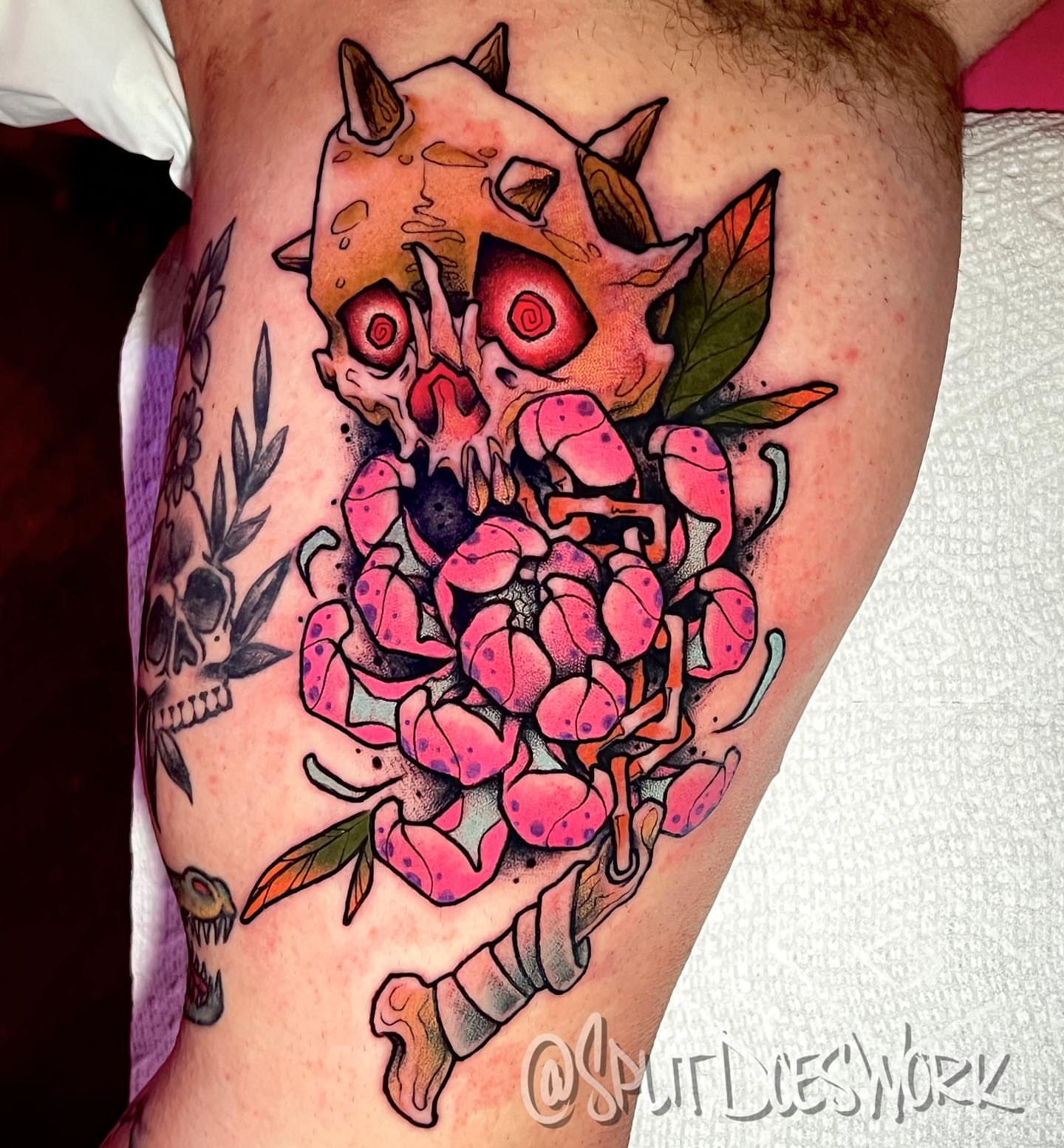 Tattoo by @splitdoeswork — new_school, dotwork