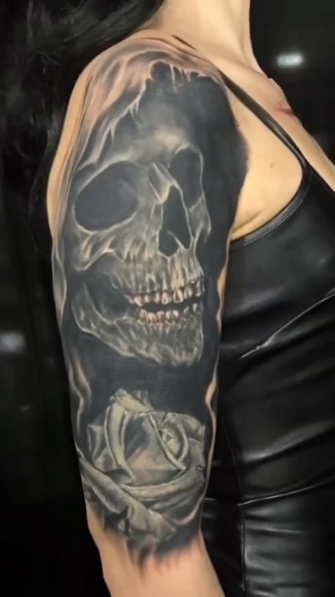 Tattoo by @gustavo.bulldogtattoo — realism, black_and_grey