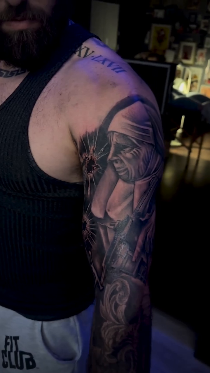 Full sleeve tattoo realism tattoo by Paul burrows (Tatttoo Artist)