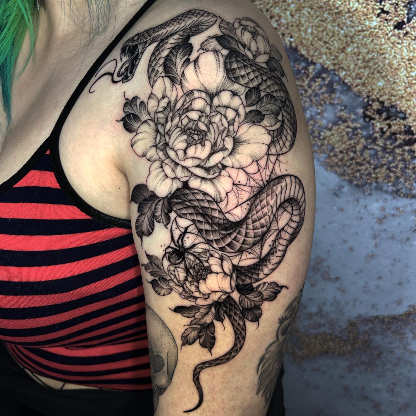 Snake and peony realism tattoo on the shoulder by Cindy Xu