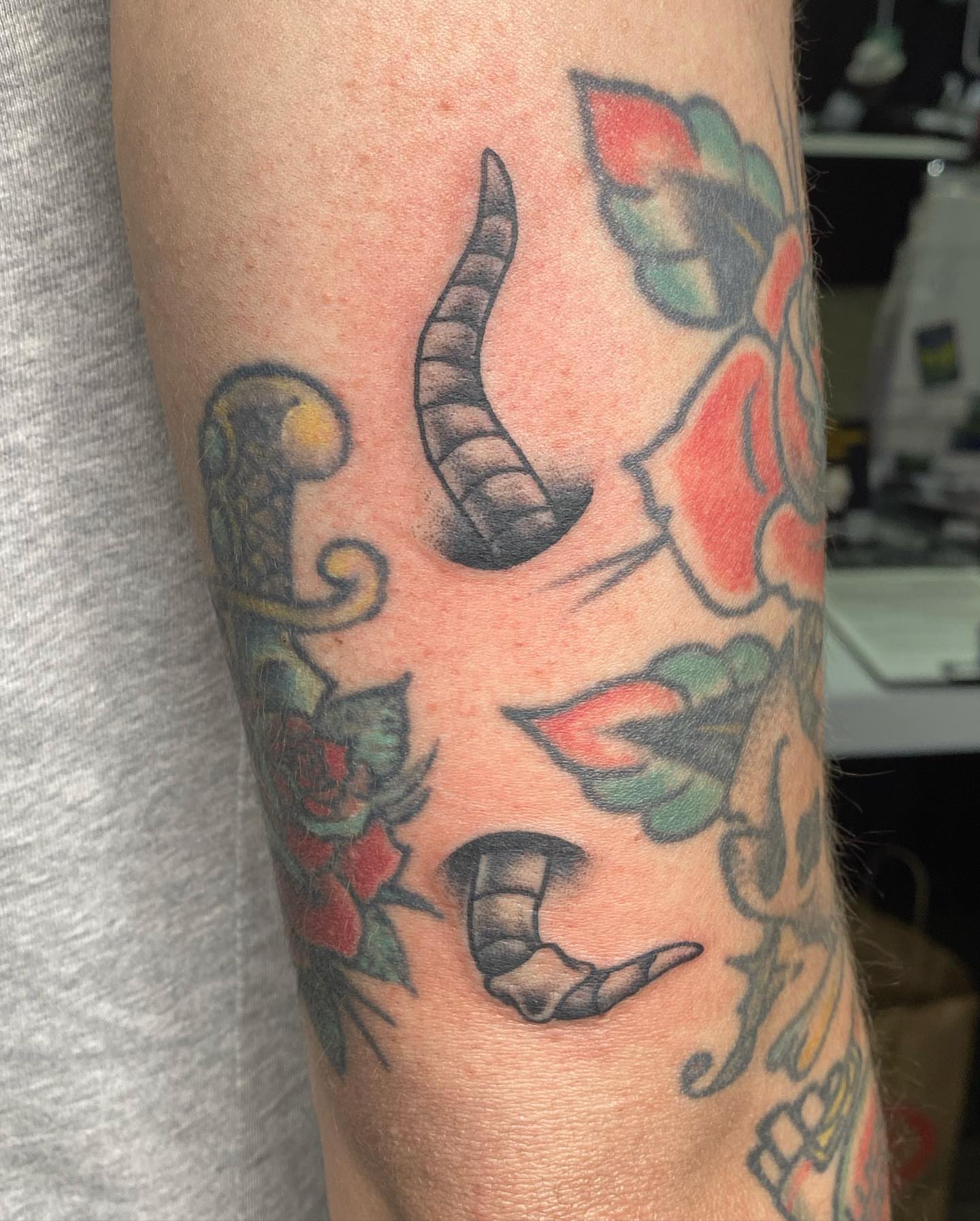 Tattoo by @xwoodlandcorex — american_traditional