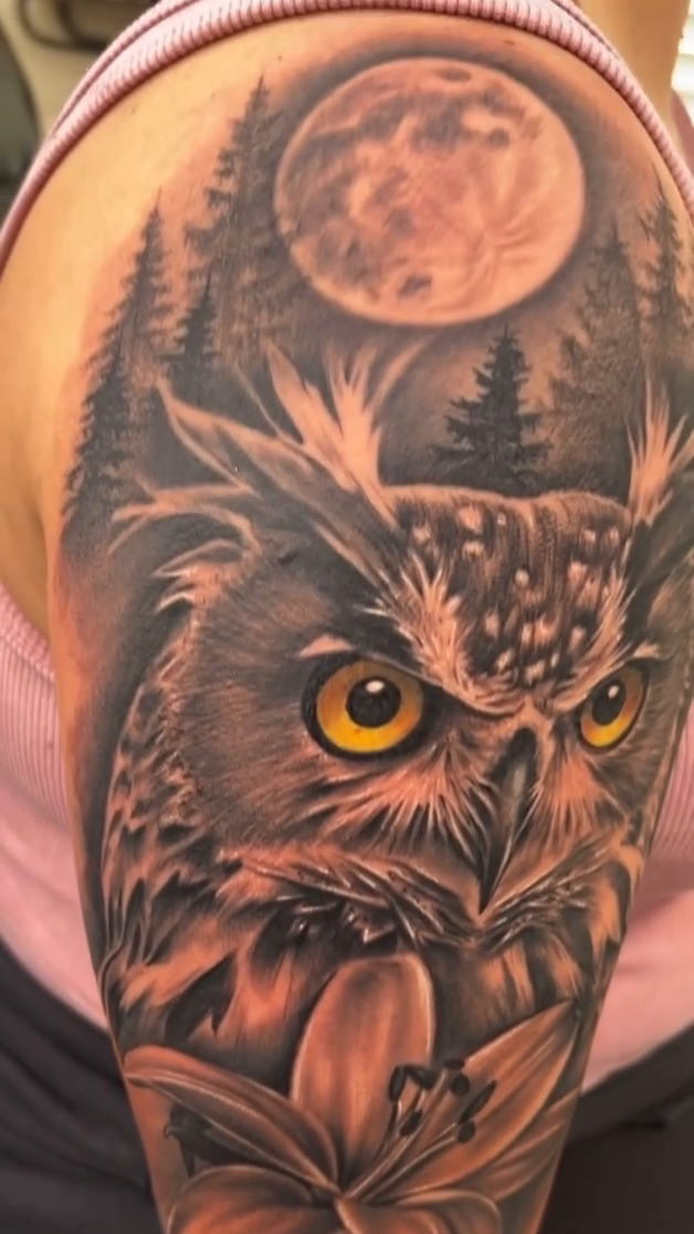 Owl and lilies realism tattoo by π²πππππππ β‘οΈ