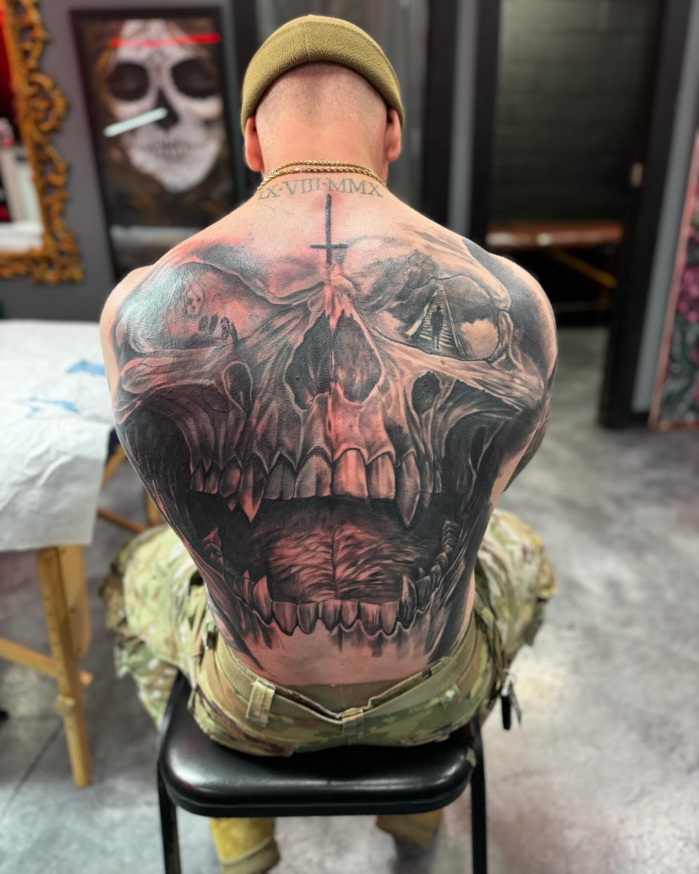 Skull realism tattoo on the back by Alejandro Zaragoza