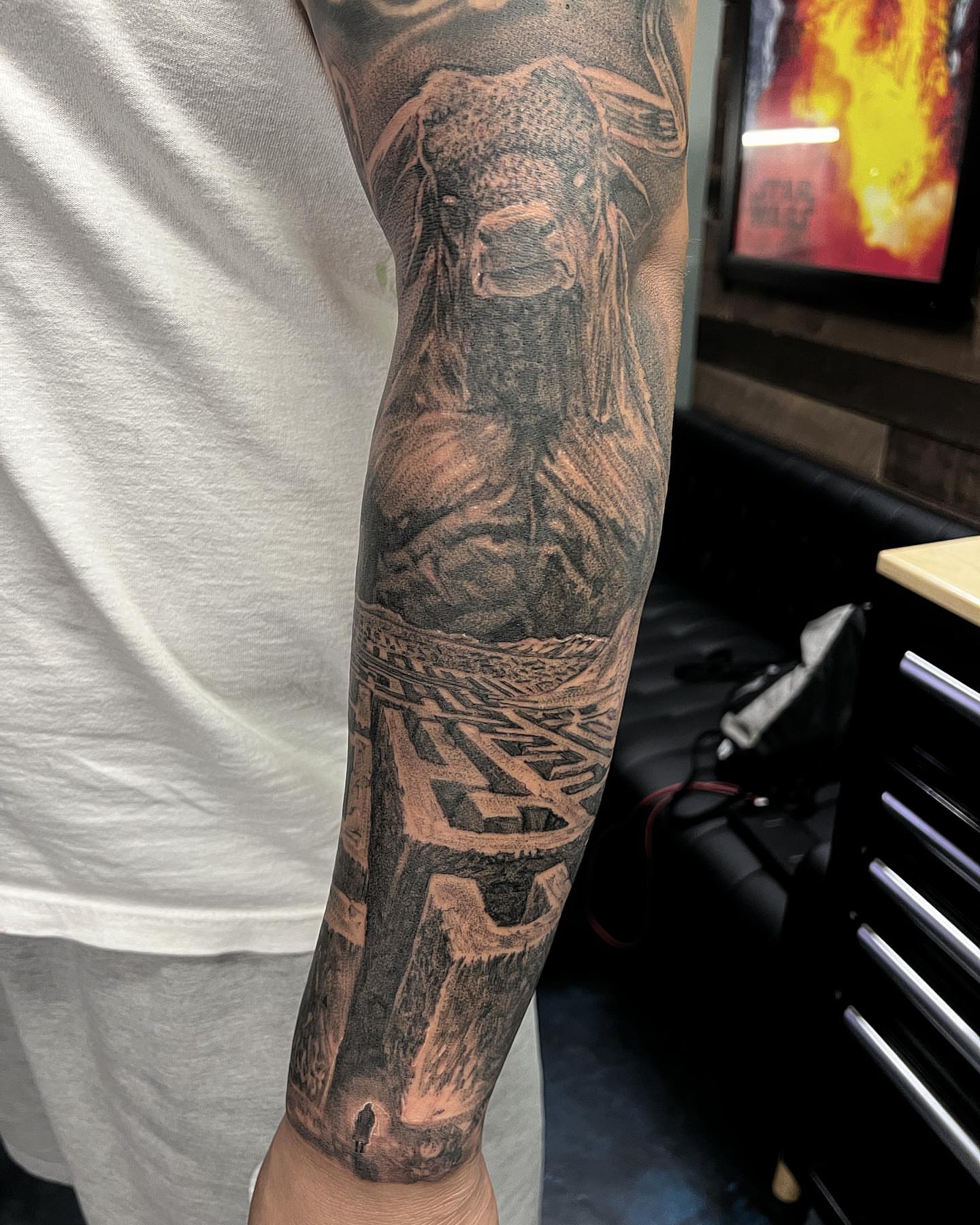 Tattoo by @jakemasri โ black_and_grey, geometric