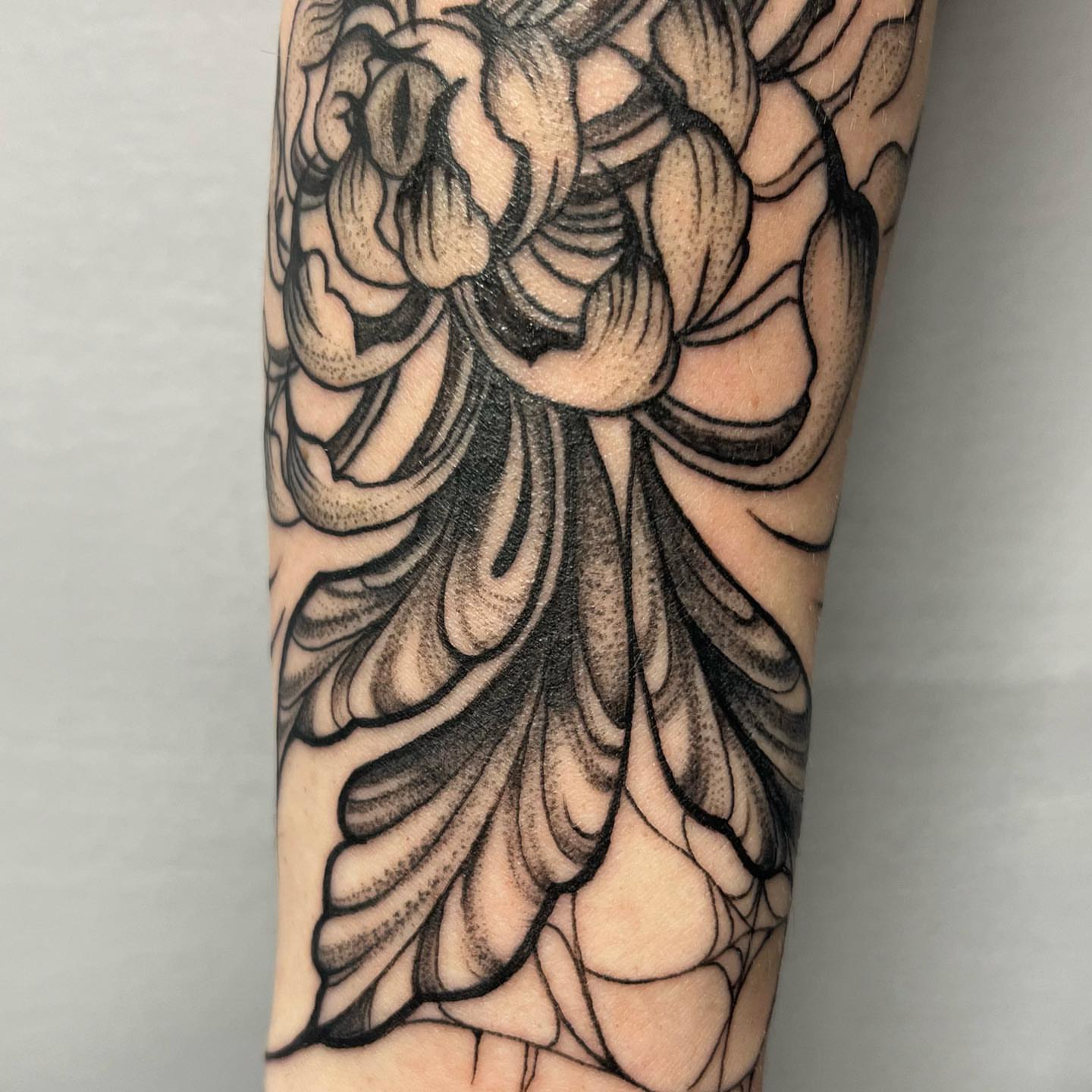 Tattoo by @polarizedbaby β black_and_grey