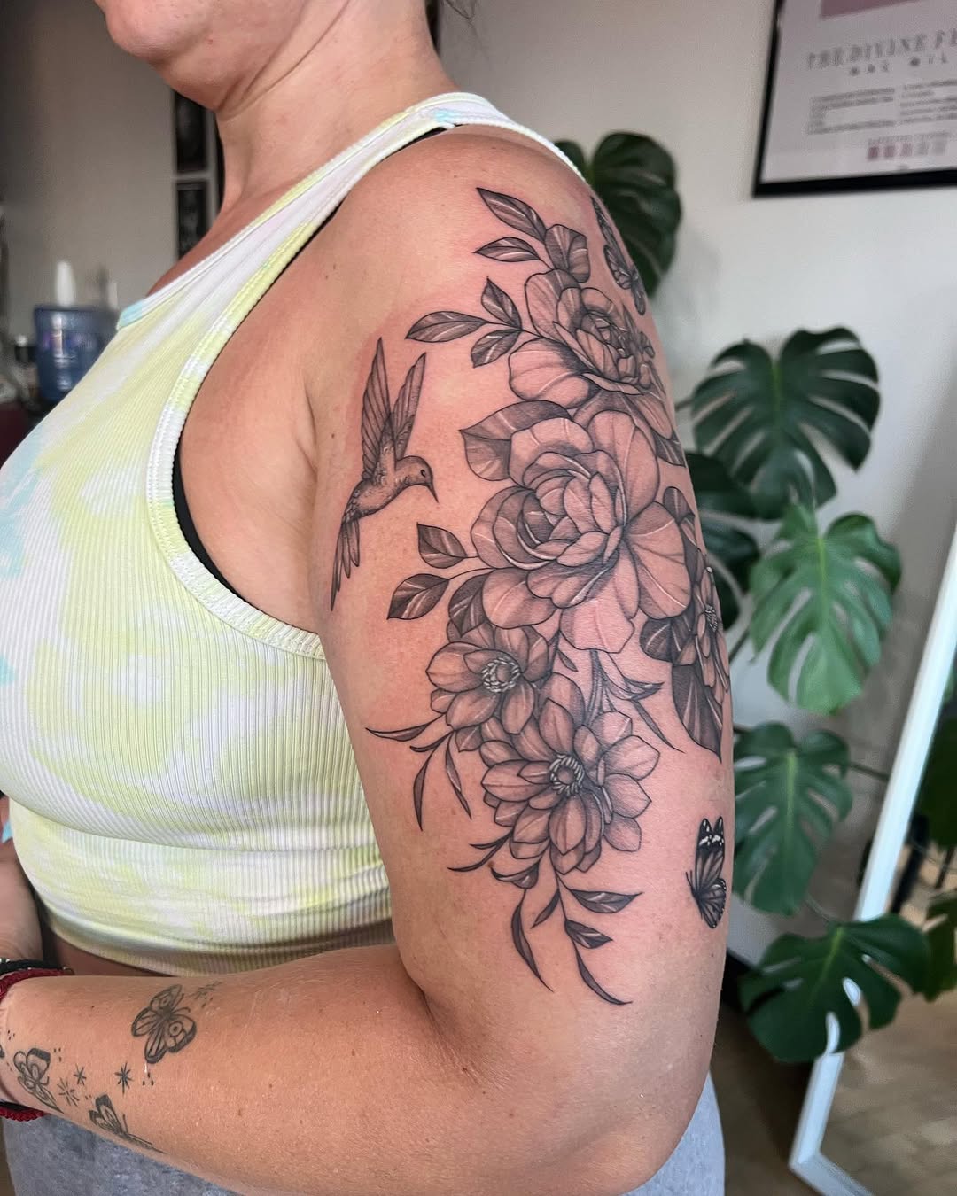 Tattoo by @lovelyinink_ — black_and_grey, fine_line