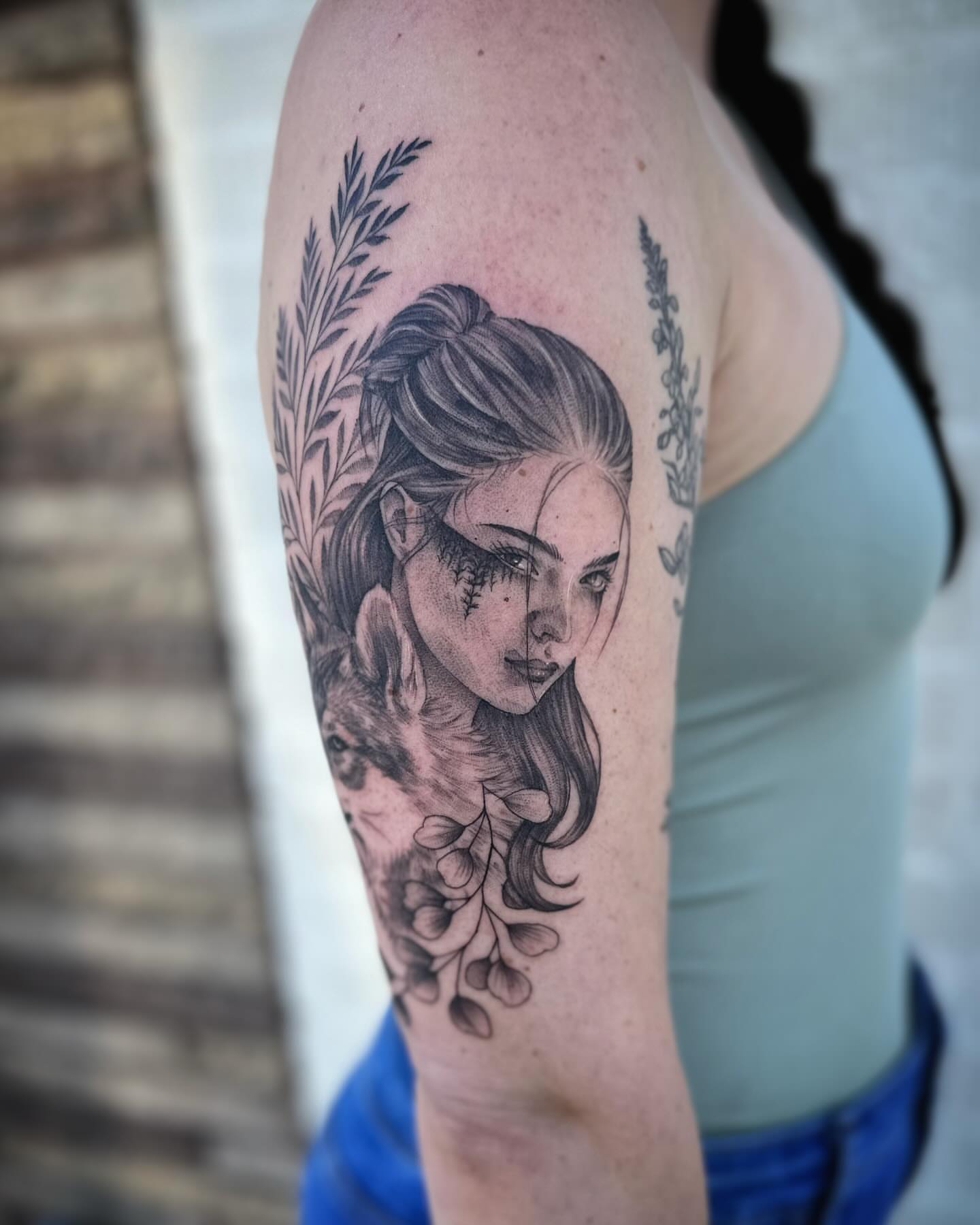 Tattoo by @stephaniessart — black_and_grey, realism