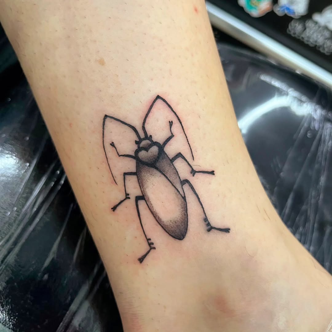 Tattoo by @makaylaawaffle — black_and_grey, fine_line