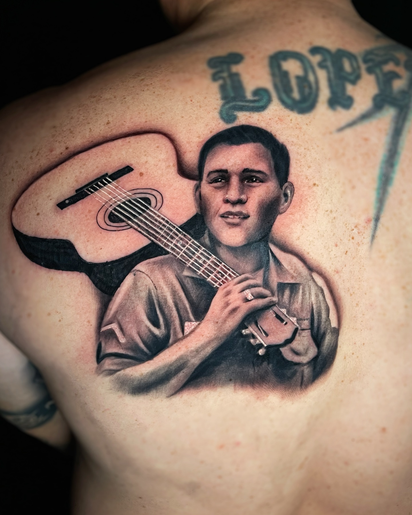Tattoo by @anheartistxo — realism
