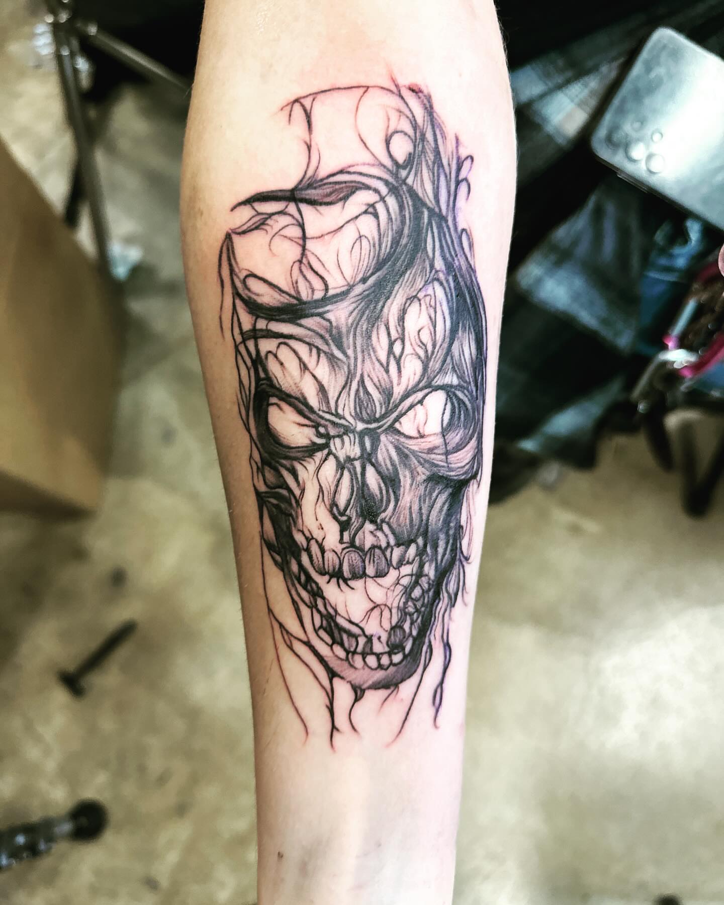 Skull dark realism tattoo on the forearm by Cyko Hernandez
