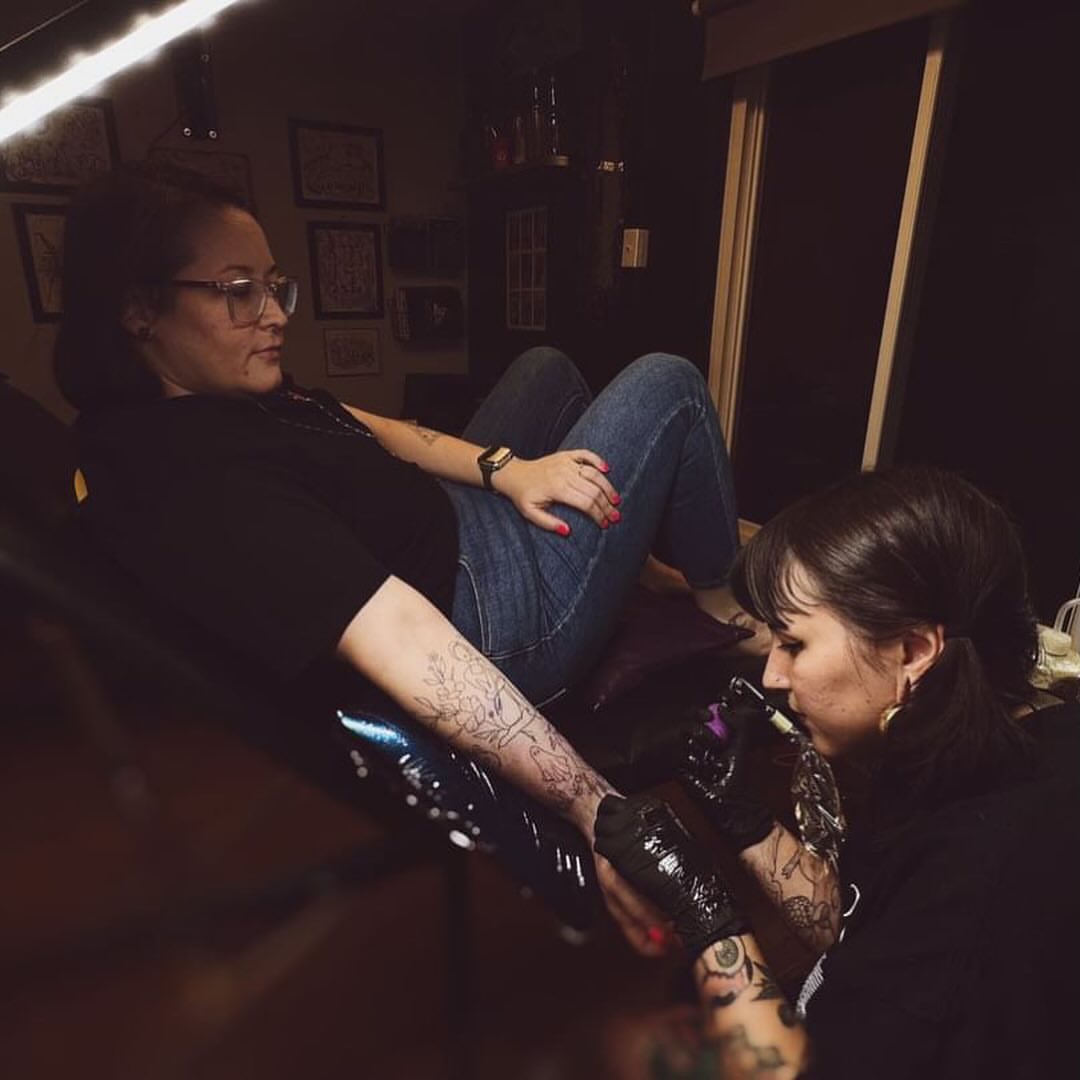 Floral design American traditional tattoo on the leg by 𝕤𝕒𝕣𝕒𝕙 𝕞𝕠𝕣𝕒𝕟📌, Dayton, Ohio